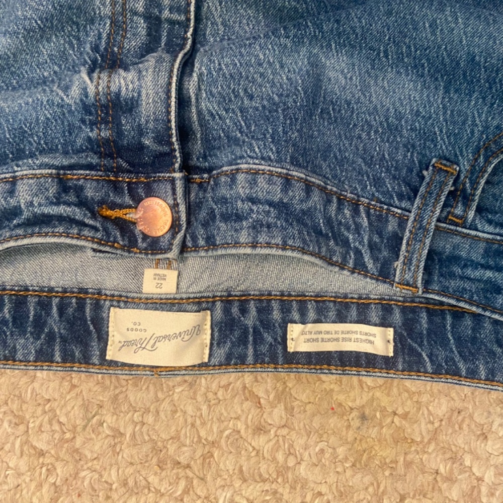 Universal Thread Denim Shorts - Picture 4 of 4